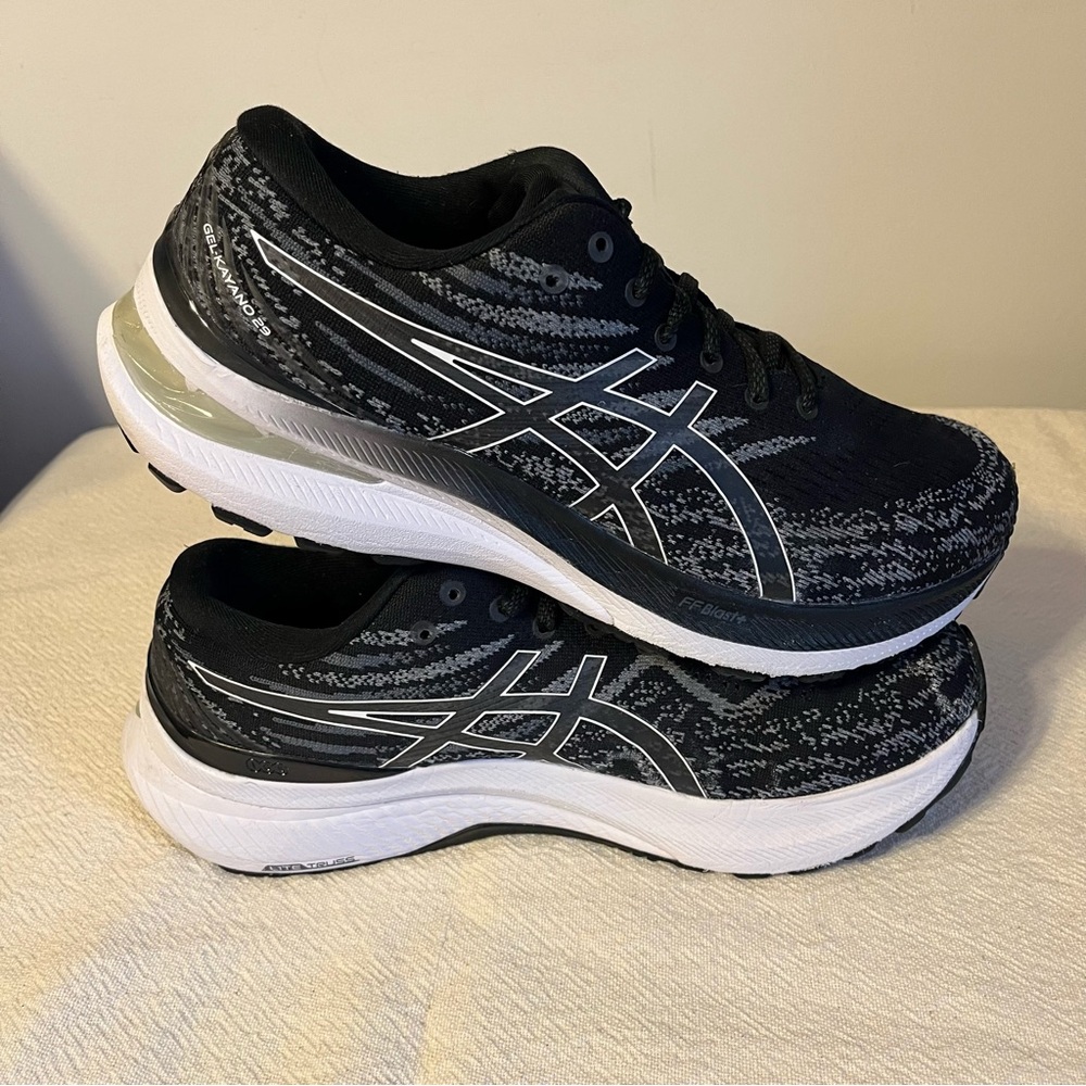 ASICS Women’s Gel-Kayano 29 Running Shoes. - Picture 6 of 11